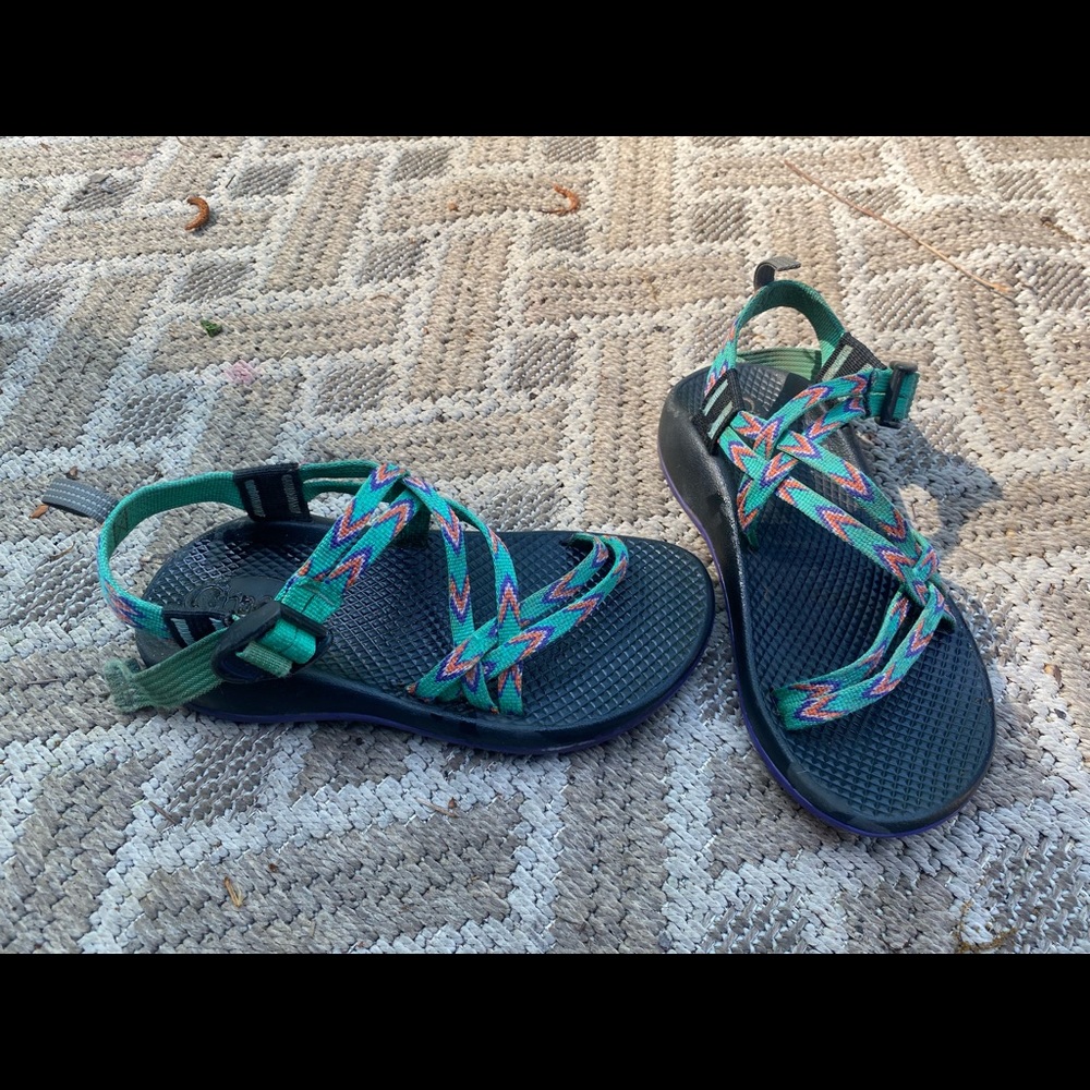 Girls Chacos size 3